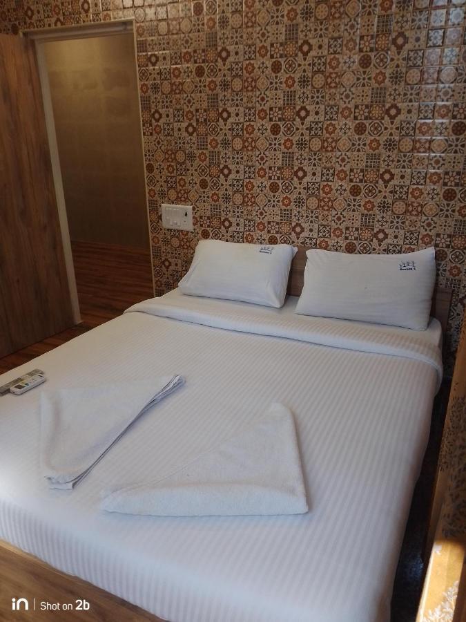 Season 4 Residences - 1Bhk Furnished Apartments Madras Buitenkant foto