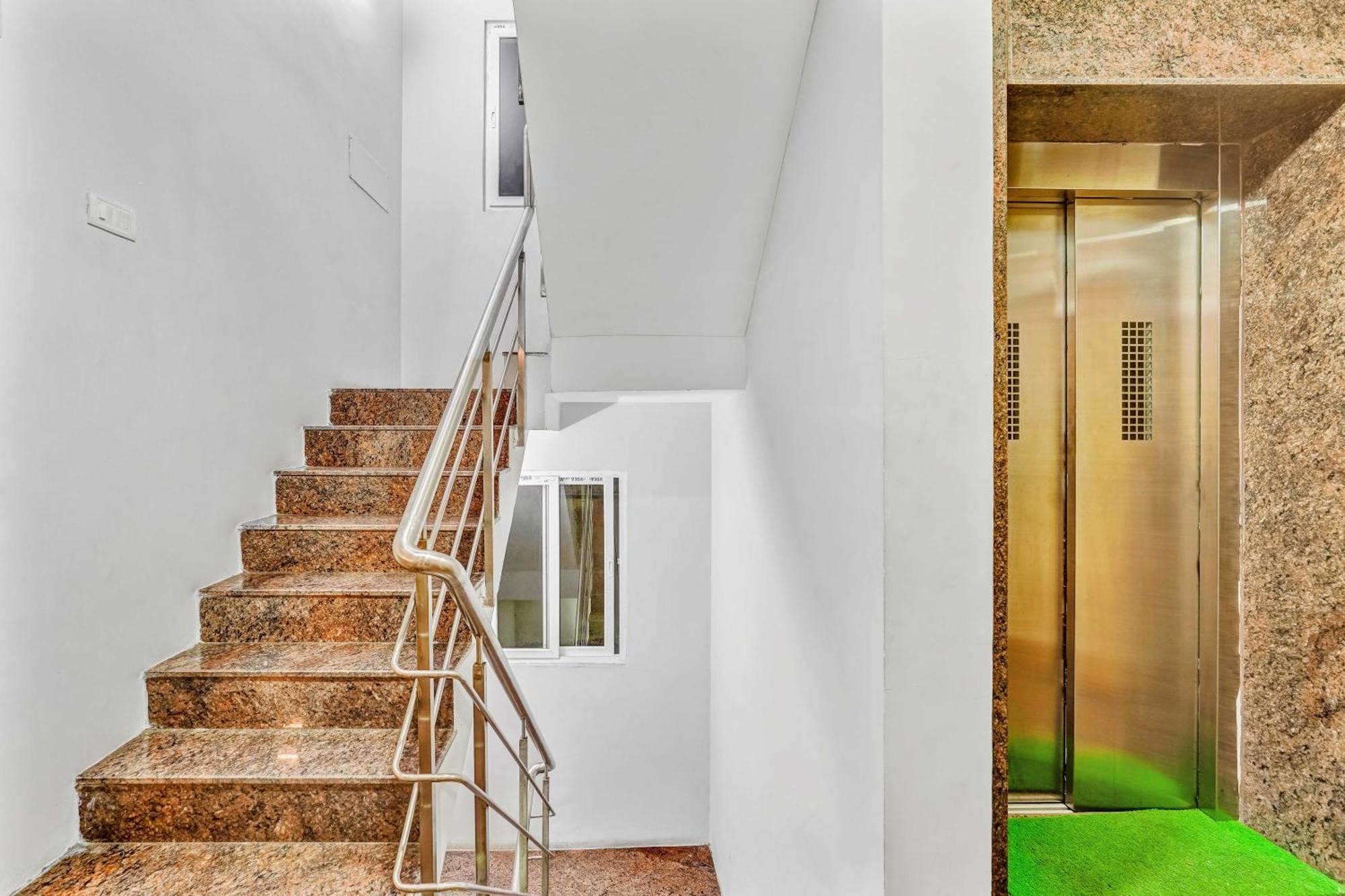 Season 4 Residences - 1Bhk Furnished Apartments Madras Buitenkant foto